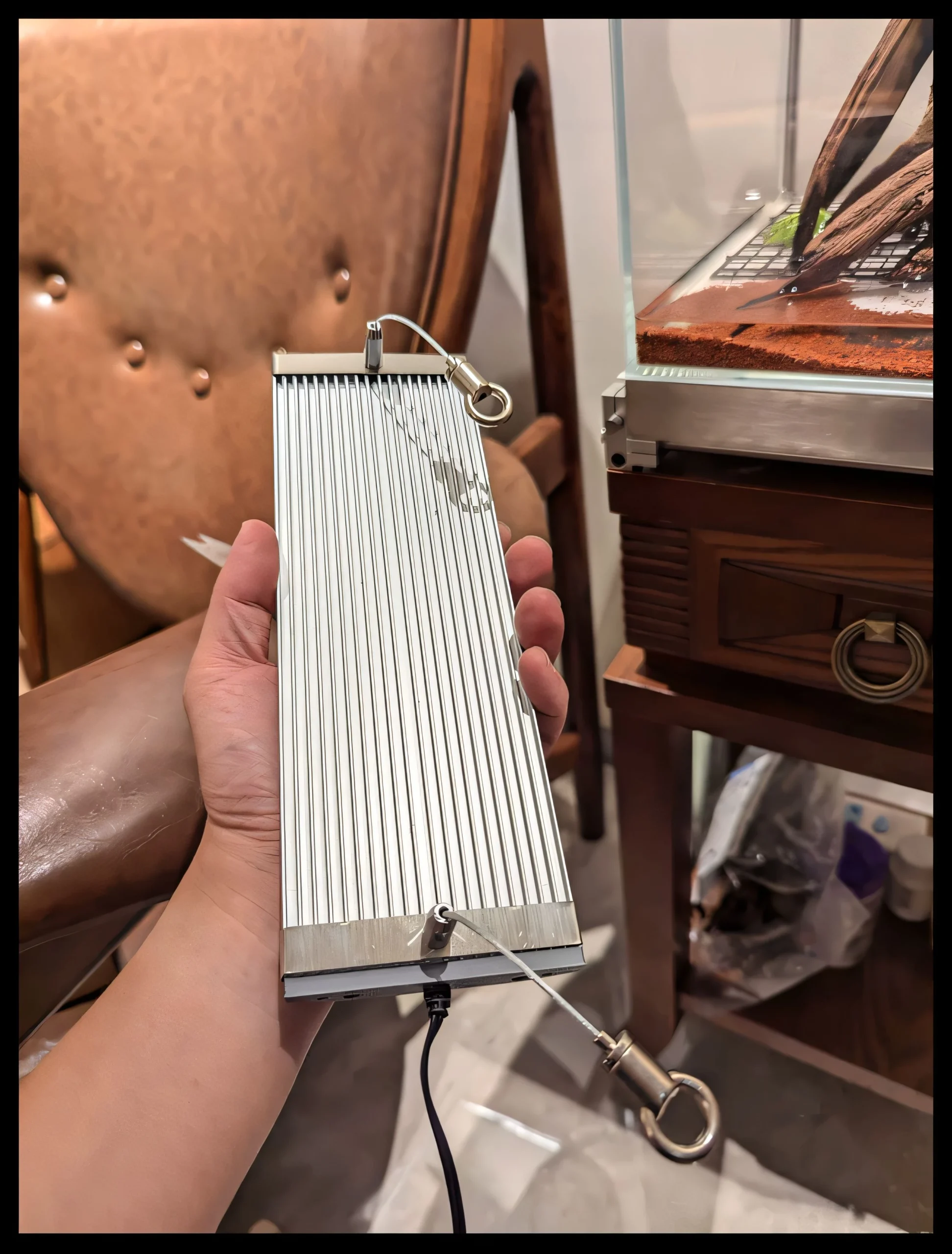 Kệ Hồ Cá Thuỷ Sinh Bằng Inox – Giải Pháp Hoàn Hảo Cho Bể Cảnh Mini Desktop